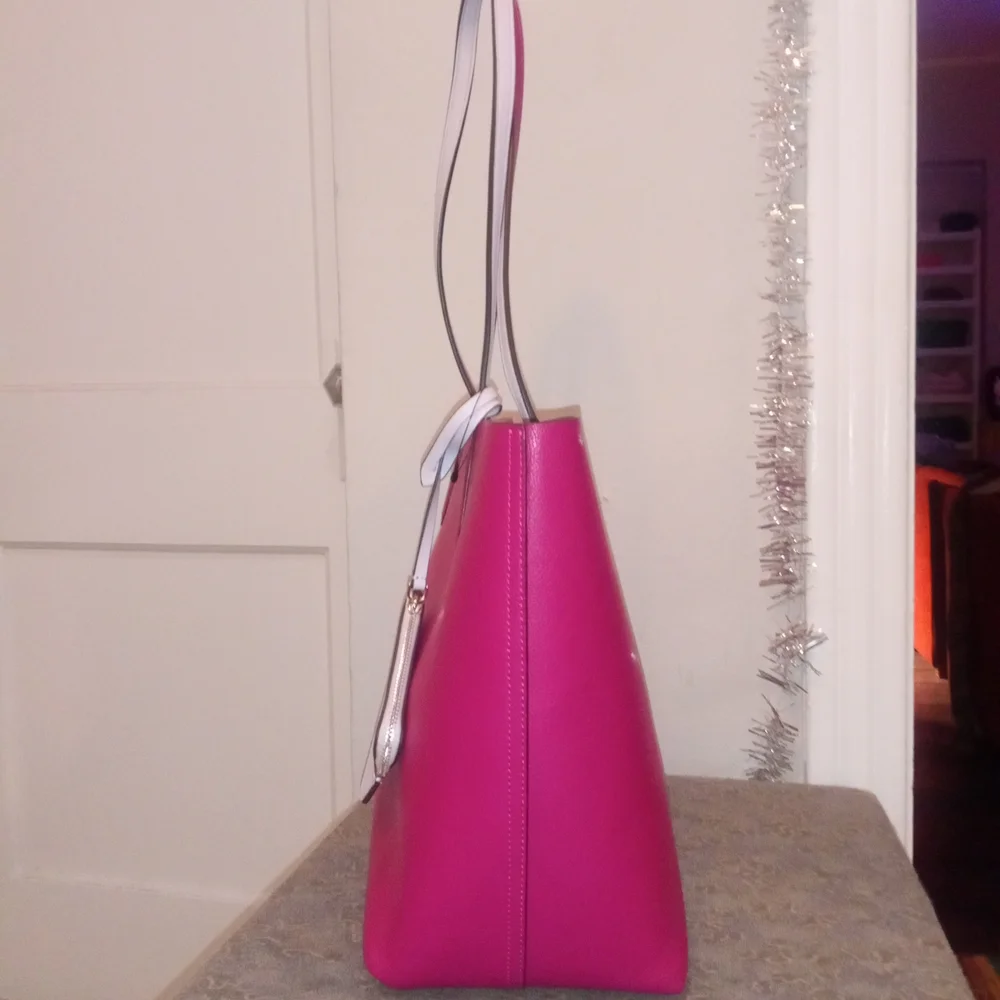 kate spade Reversible Fuchsia and White Tote with Cardholder NWOT